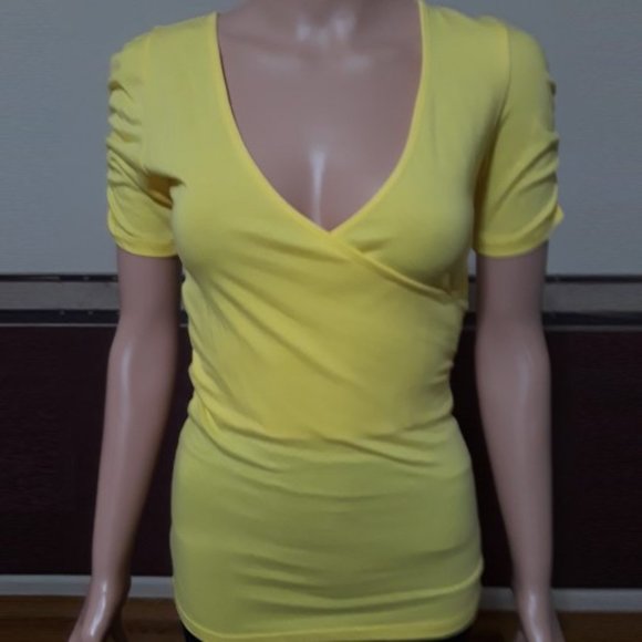Colt Story Yellow Short Sleeve Criss Cross V-Neck Top Size S NWT - Picture 1 of 3